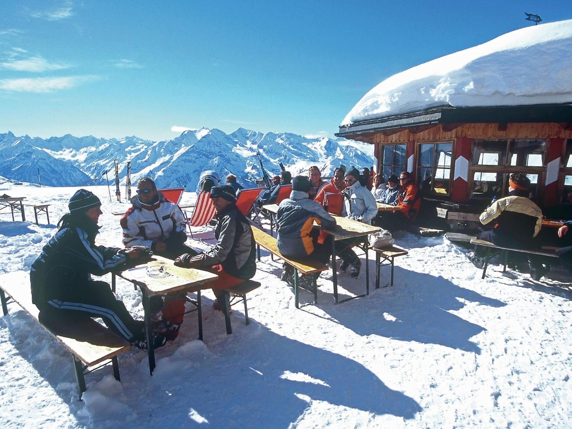 Spacious Holiday Flat Close To The Ski Area Uderns Extérieur photo