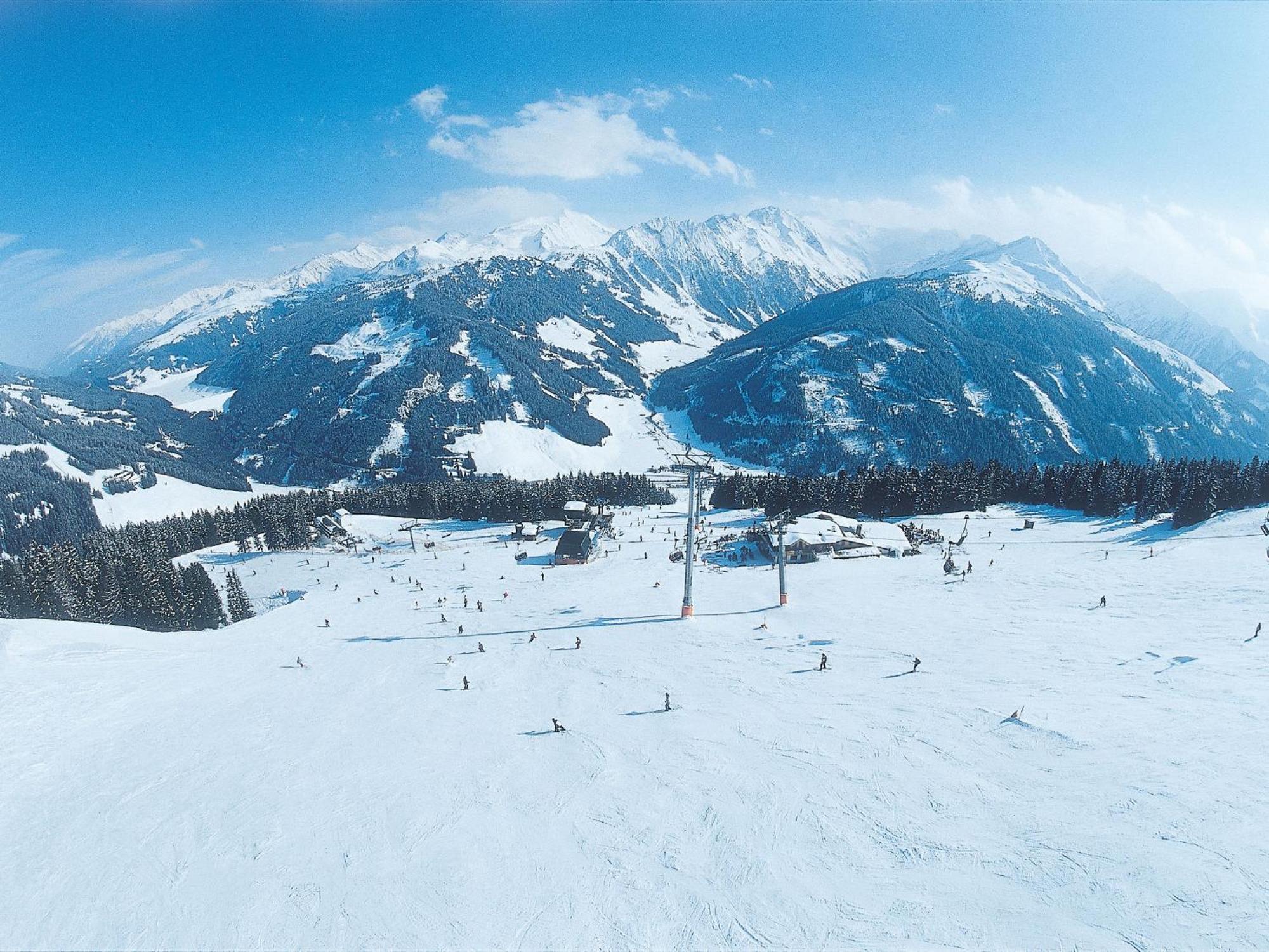 Spacious Holiday Flat Close To The Ski Area Uderns Extérieur photo